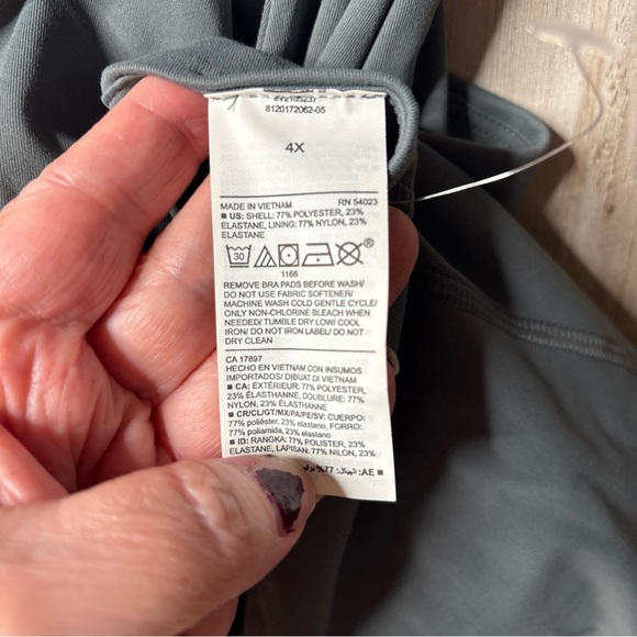 Old Navy Active Powersoft Tank Top Light Support Built In Bra  Plus Size 4X - Picture 4 of 11